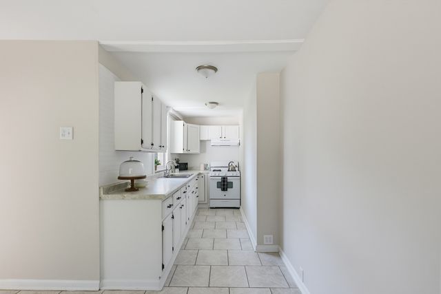 810 W 14th Street, Davenport, IA 52804