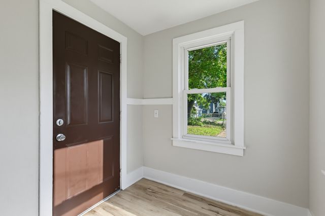 810 W 14th Street, Davenport, IA 52804