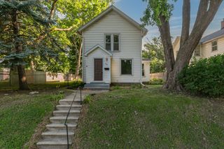810 W 14th Street, Davenport, IA 52804