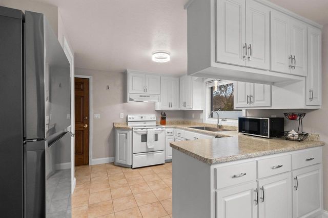 526 LORRAINE LANE, Green Bay, WI 54311