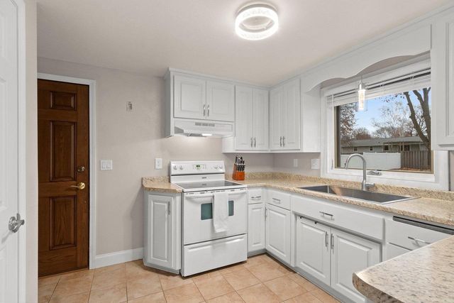 526 LORRAINE LANE, Green Bay, WI 54311