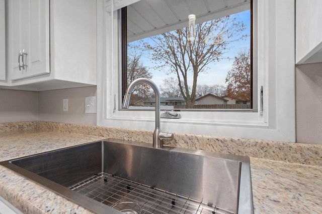 526 LORRAINE LANE, Green Bay, WI 54311