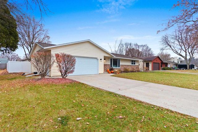 526 LORRAINE LANE, Green Bay, WI 54311
