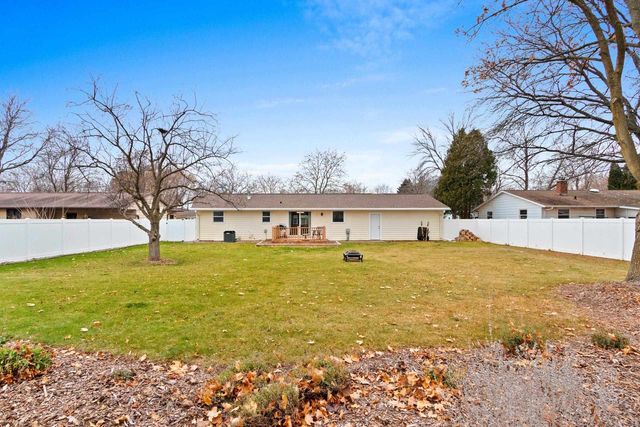 526 LORRAINE LANE, Green Bay, WI 54311