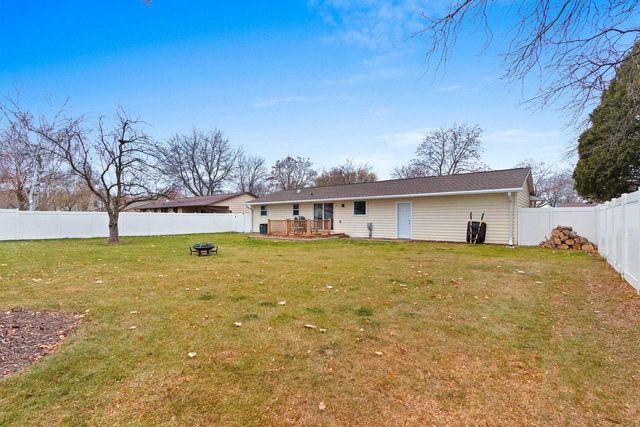 526 LORRAINE LANE, Green Bay, WI 54311