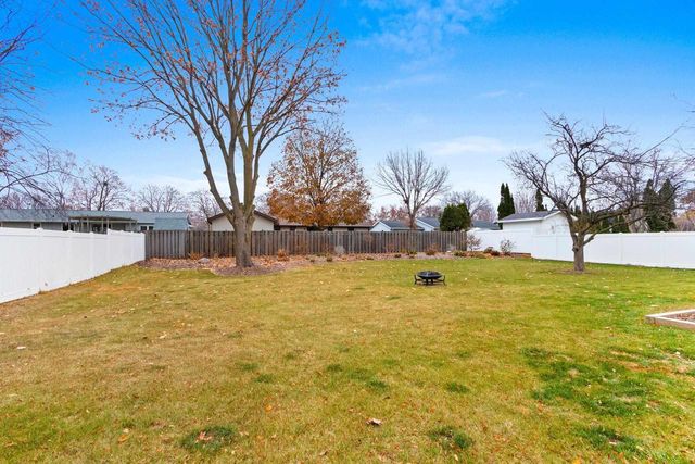 526 LORRAINE LANE, Green Bay, WI 54311