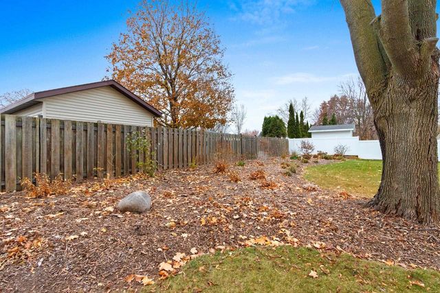 526 LORRAINE LANE, Green Bay, WI 54311