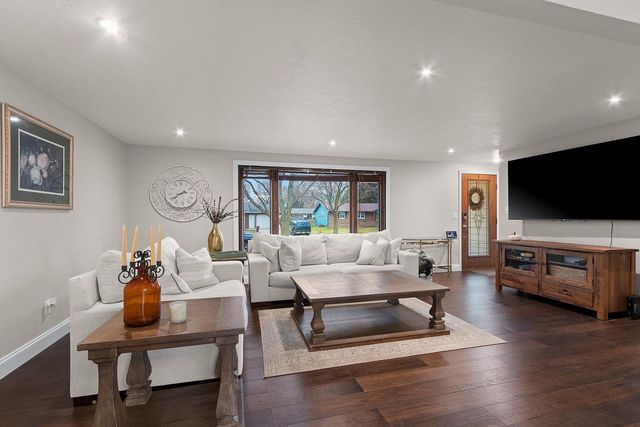 526 LORRAINE LANE, Green Bay, WI 54311