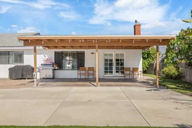 736 Granada Drive, Vista, CA 92083