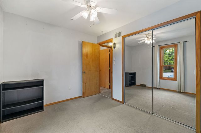 22 Laurel Valley Ct, Penn Hills, PA 15147