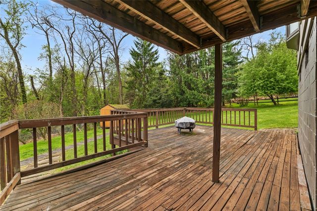 22 Laurel Valley Ct, Penn Hills, PA 15147