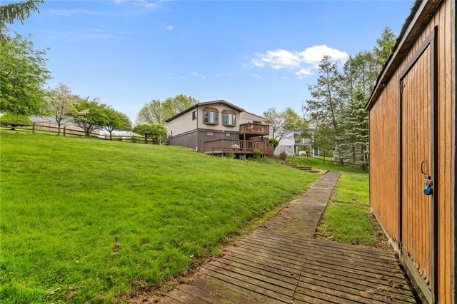 22 Laurel Valley Ct, Penn Hills, PA 15147