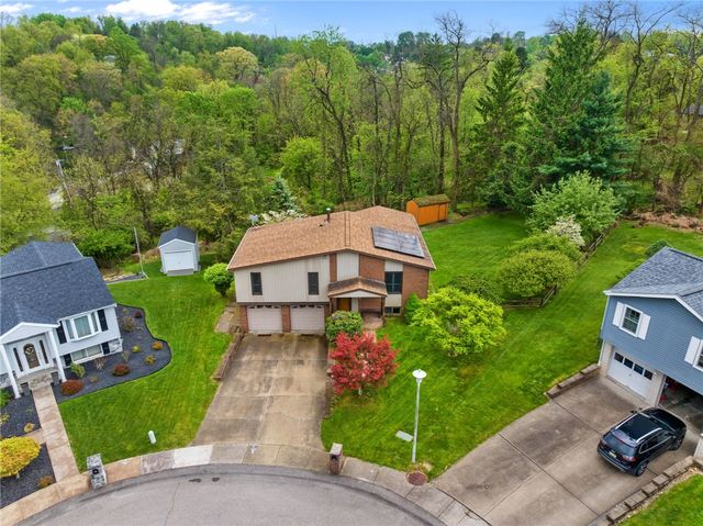 22 Laurel Valley Ct, Penn Hills, PA 15147