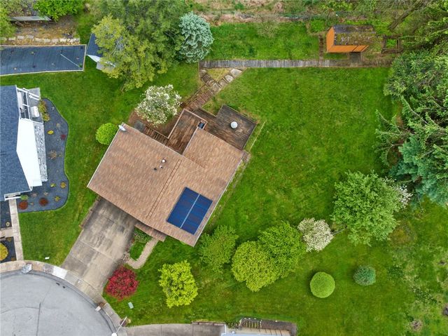 22 Laurel Valley Ct, Penn Hills, PA 15147