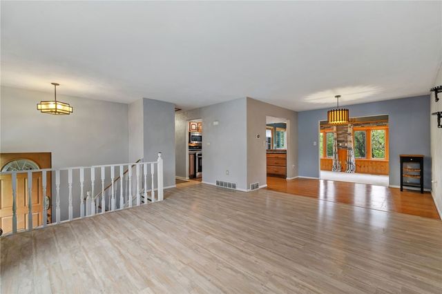 22 Laurel Valley Ct, Penn Hills, PA 15147