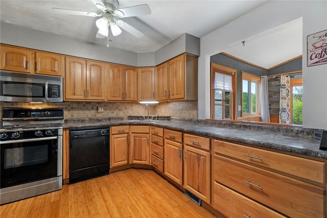 22 Laurel Valley Ct, Penn Hills, PA 15147