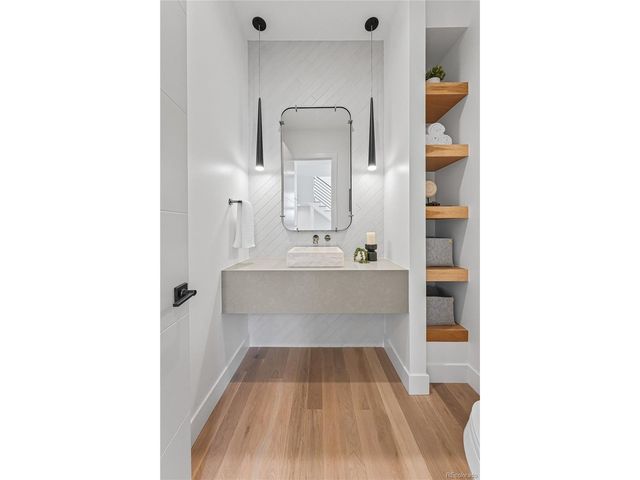 750 S Corona St, Denver, CO 80209