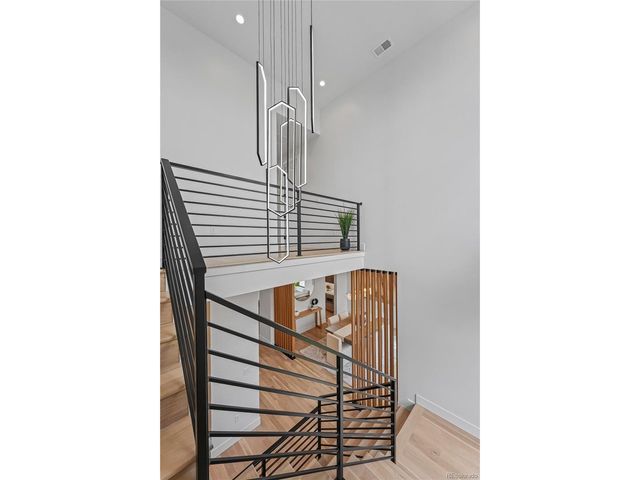 750 S Corona St, Denver, CO 80209