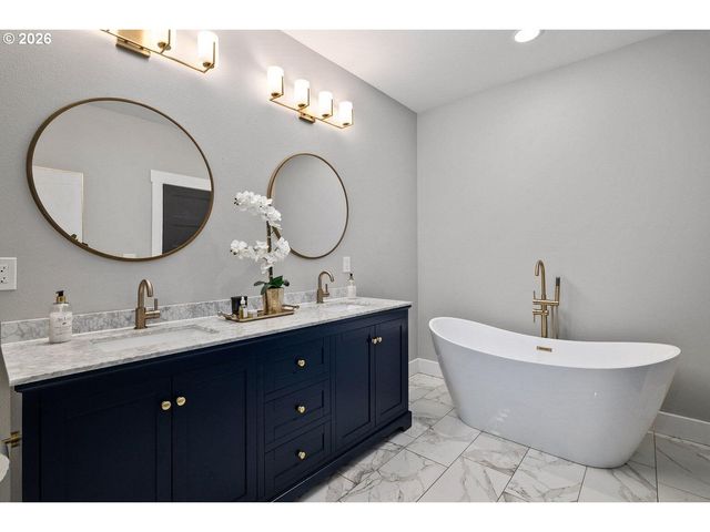 322 ROUND PRAIRIE Rd, Wilderville, OR 97543