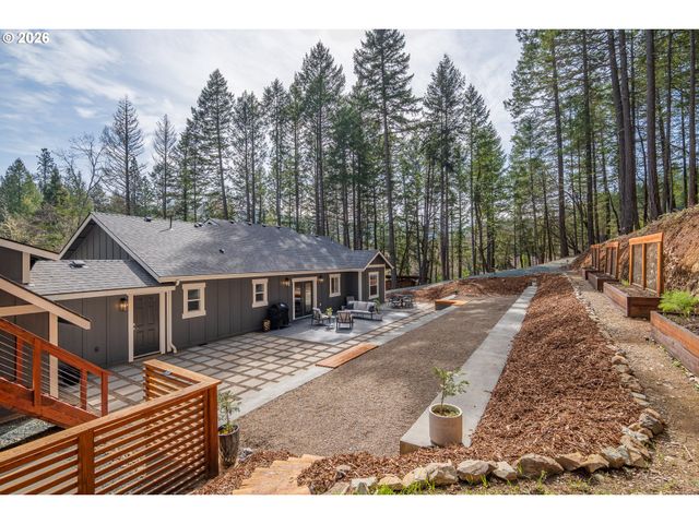 322 ROUND PRAIRIE Rd, Wilderville, OR 97543