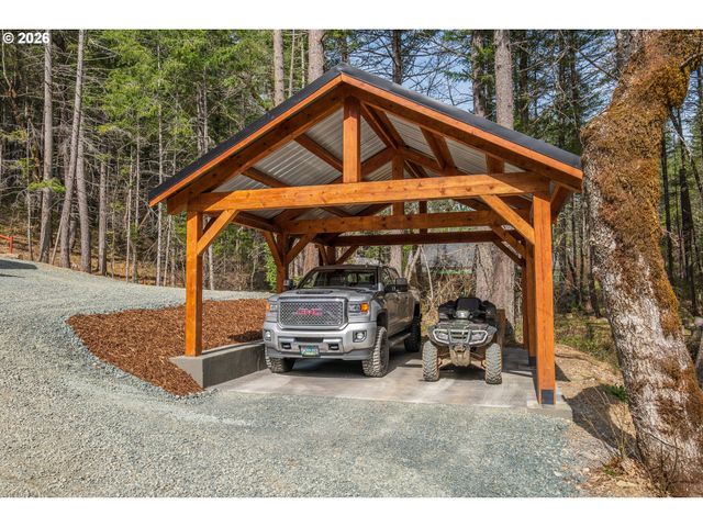 322 ROUND PRAIRIE Rd, Wilderville, OR 97543