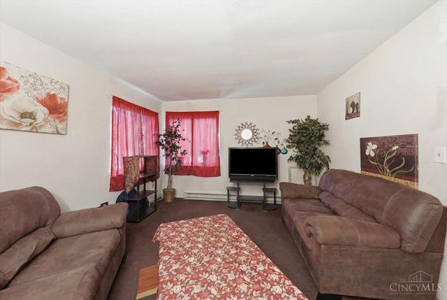 1582 Crest Hill Avenue, Cincinnati, OH 45237
