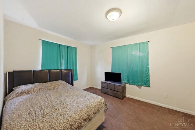 1582 Crest Hill Avenue, Cincinnati, OH 45237