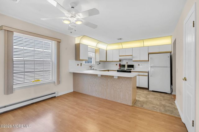 5 Vienna Drive, Toms River, NJ 08757