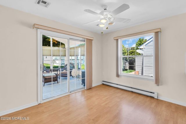 5 Vienna Drive, Toms River, NJ 08757