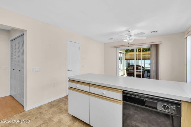 5 Vienna Drive, Toms River, NJ 08757