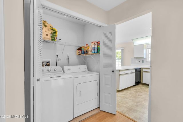 5 Vienna Drive, Toms River, NJ 08757