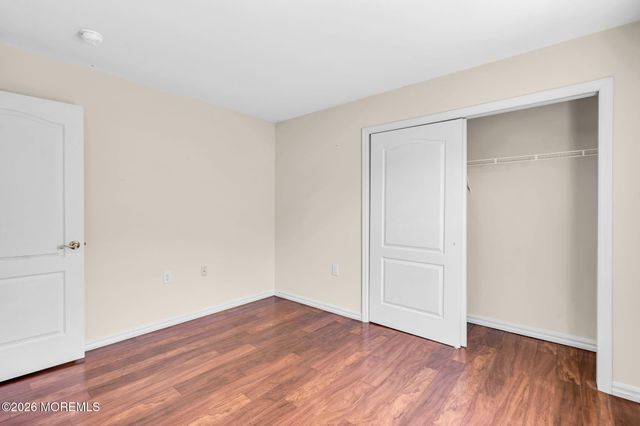 5 Vienna Drive, Toms River, NJ 08757