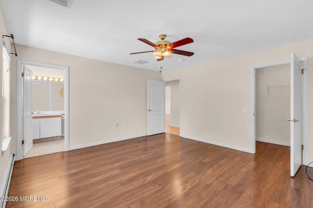 5 Vienna Drive, Toms River, NJ 08757