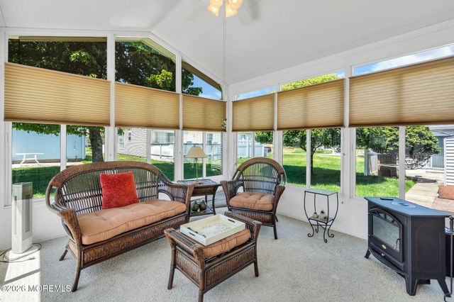 5 Vienna Drive, Toms River, NJ 08757