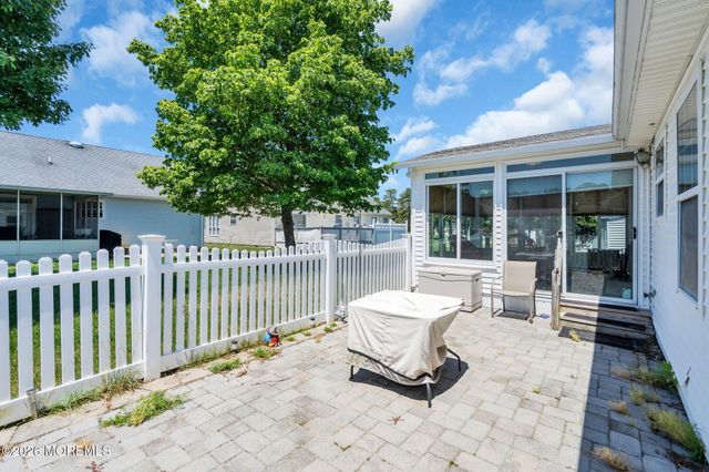 5 Vienna Drive, Toms River, NJ 08757