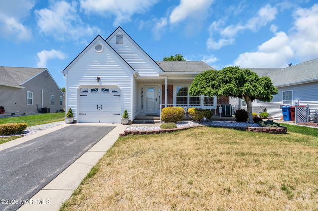5 Vienna Drive, Toms River, NJ 08757