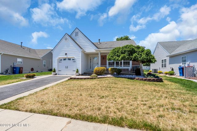 5 Vienna Drive, Toms River, NJ 08757