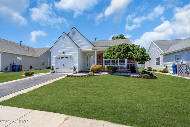 5 Vienna Drive, Toms River, NJ 08757