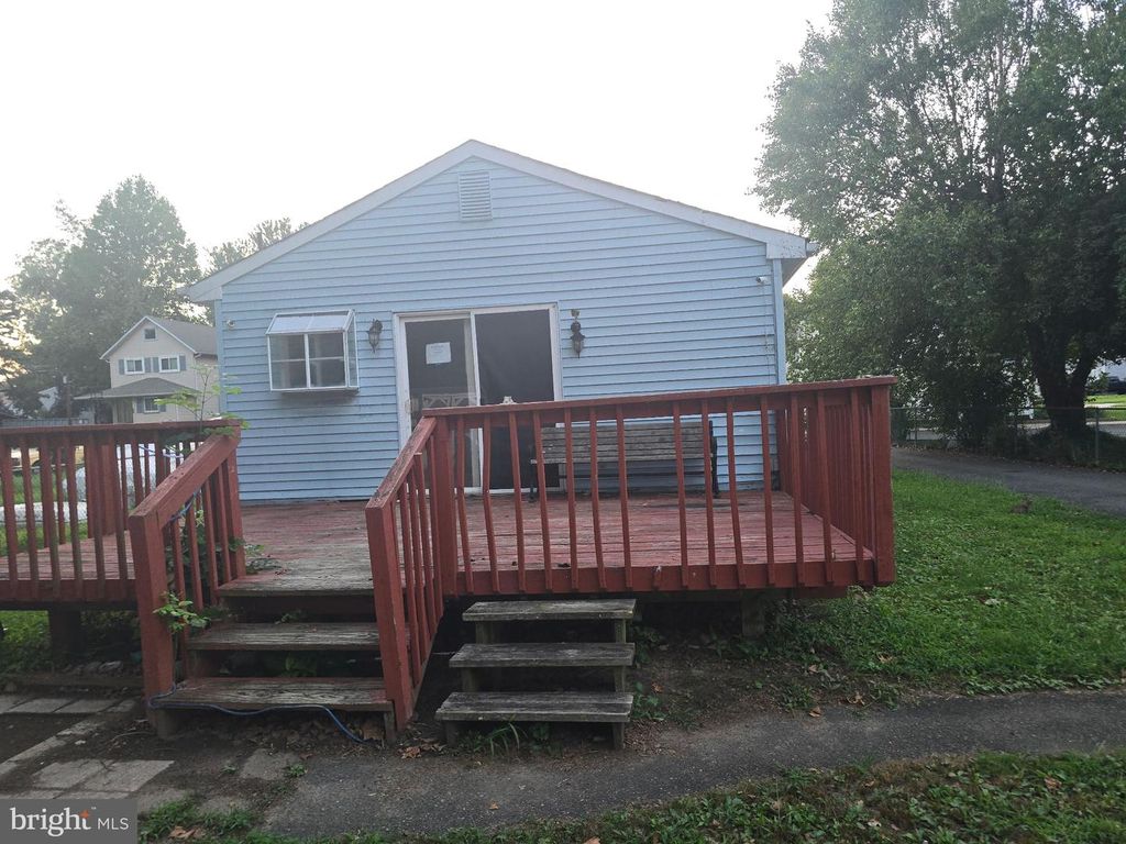 405 COLUMBIA AVE, LINDENWOLD, NJ 08021 — photo 2
