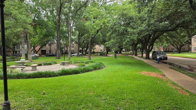 12967 Trail Hollow Drive A, Houston, TX 77079