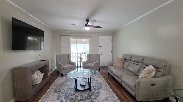 12967 Trail Hollow Drive A, Houston, TX 77079