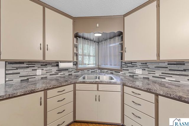 1450 Lookout Drive, North Mankato, MN 56003