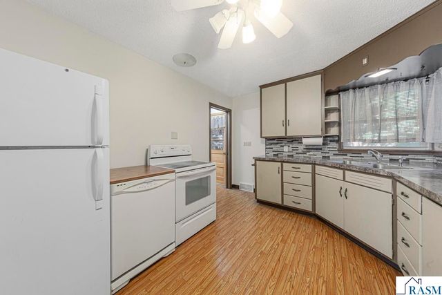 1450 Lookout Drive, North Mankato, MN 56003