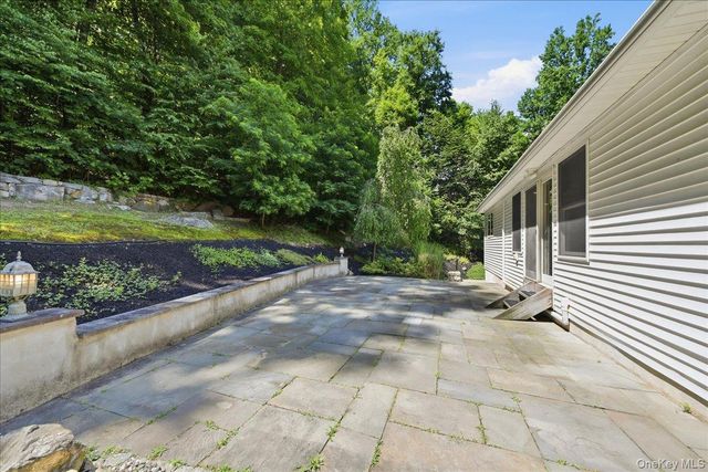 69 Barger Street, Putnam Valley, NY 10579