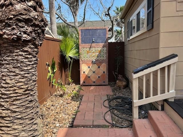 1212 10th Street Street, Galveston, TX 77550