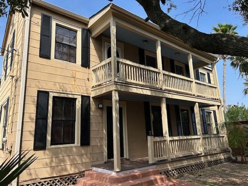 1212 10th Street Street, Galveston, TX 77550