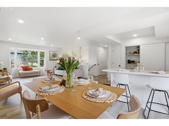 15904 Se HARRISON St, Portland, OR 97233