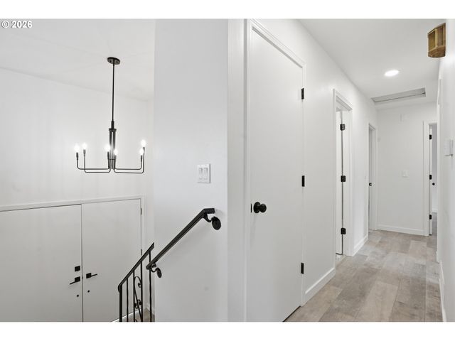 15904 Se HARRISON St, Portland, OR 97233