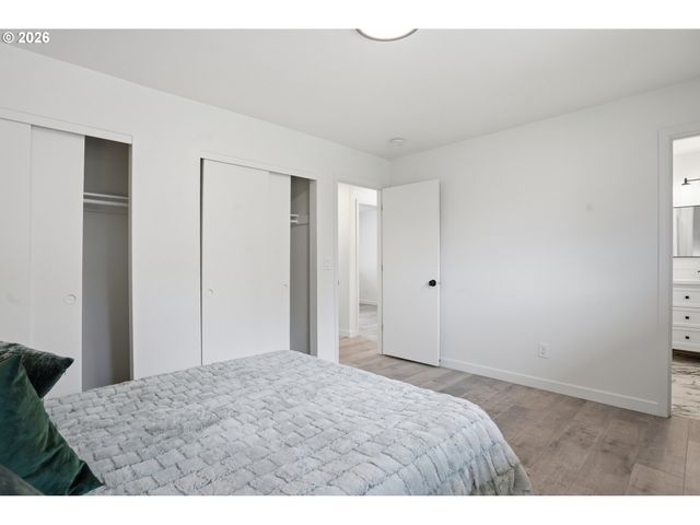 15904 Se HARRISON St, Portland, OR 97233