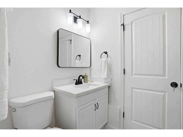 15904 Se HARRISON St, Portland, OR 97233